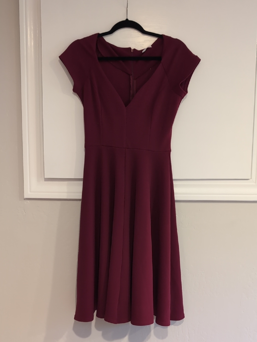 Elegant Women's Cap-Sleeve Fit & Flare Dress in Burgundy, Medium